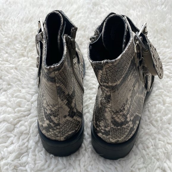 Steven Shoes. New Steven New York Harmon Triple Buckle Boot. - Picture 5 of 10